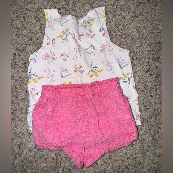 2 for $15// Old Navy 2T Summer Short Set - Picture 2 of 6